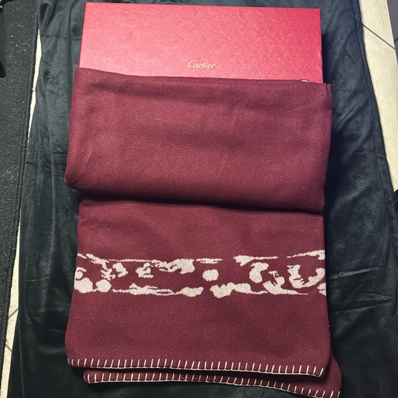 Cartier Shawl - Picture 2 of 5